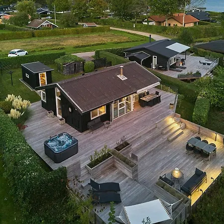 Bright Timber House With Outdoor And Sea View *