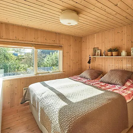 Bright Timber House With Outdoor And Sea View بيت للعطل *