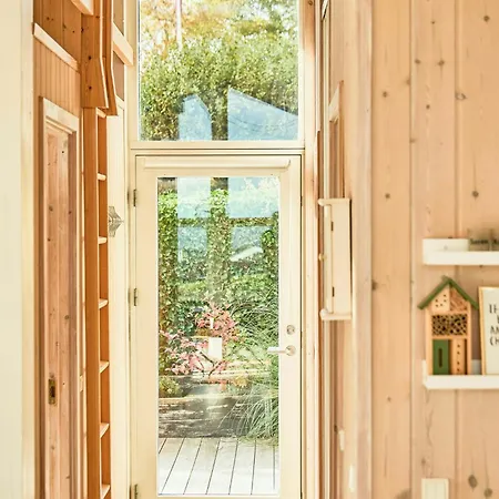 Vakantiehuis Bright Timber House With Outdoor And Sea View