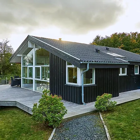 Bright Timber House With Outdoor And Sea View بيت للعطل